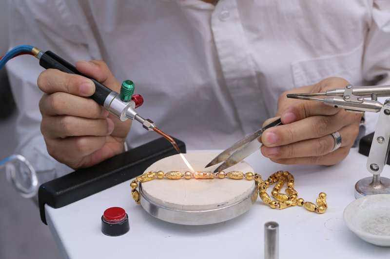 黄金的魅力：如何选择合适的黄金首饰？